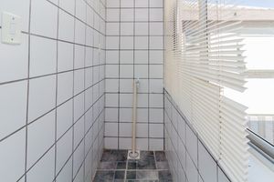 Image 19 - 865901