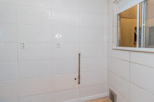 Image 17 - 865916