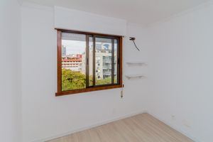 Image 17 - 865932