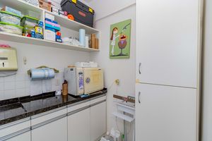 Image 13 - 865942
