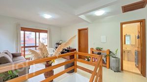 Image 19 - 865992