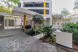 Image 28 - 866020