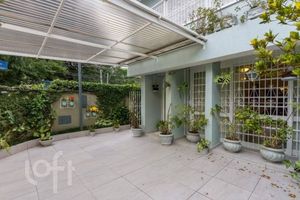 Image 37 - 866049