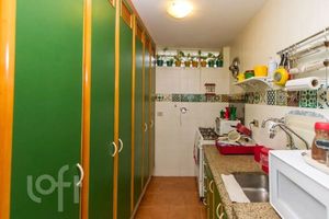 Image 10 - 866049