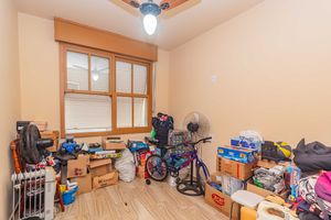 Image 17 - 866120