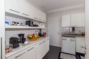 Image 28 - 866124