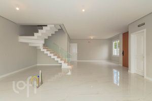 Image 4 - 866125