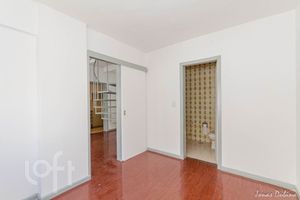 Image 10 - 866157