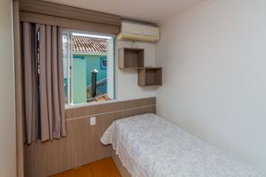 Image 15 - 866221