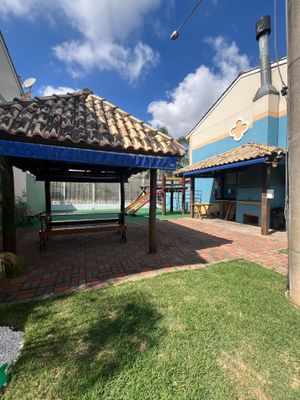 Image 18 - 866221