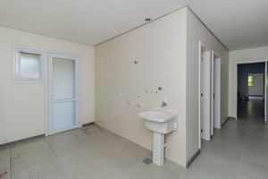 Image 19 - 866233