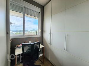 Image 32 - 866263