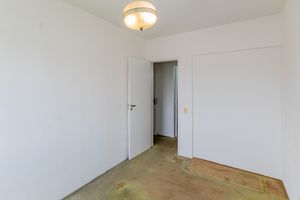 Image 10 - 866296