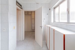 Image 35 - 866296