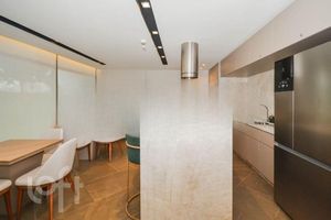 Image 18 - 866301