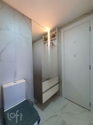 Image 11 - 866301