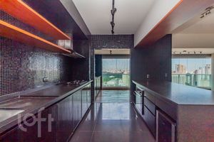 Image 4 - 866305