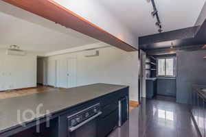 Image 9 - 866305