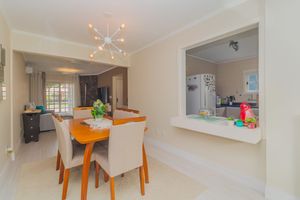 Image 11 - 866306