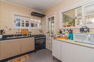 Image 28 - 866306