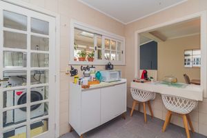 Image 31 - 866306
