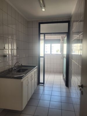 Image 3 - 866346