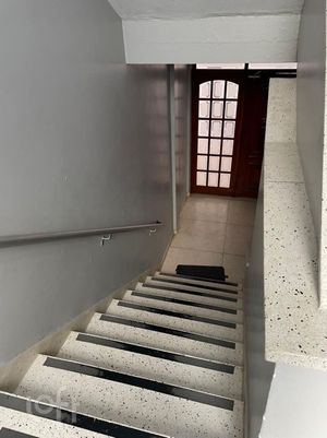 Image 6 - 866352