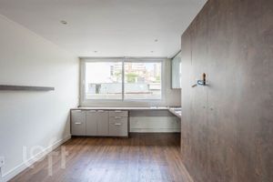 Image 11 - 866359