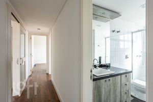 Image 16 - 866359