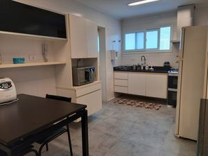 Image 9 - 866382