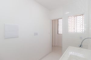 Image 16 - 866460