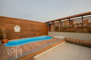Image 17 - 866475