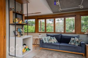 Image 10 - 866475