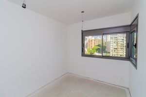 Image 18 - 866484