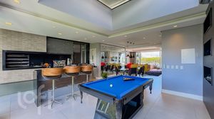 Image 11 - 866497