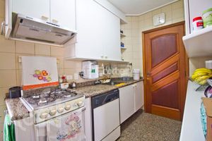 Image 11 - 866527