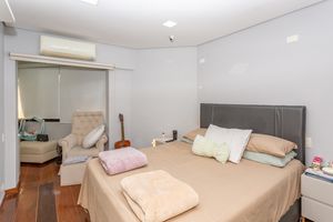 Image 19 - 866527