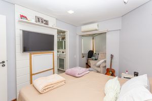 Image 20 - 866527
