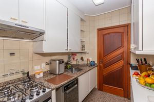 Image 38 - 866527
