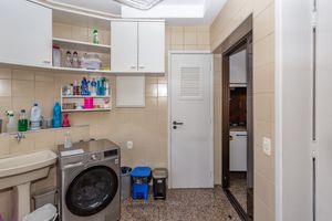 Image 47 - 866527