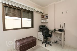Image 18 - 866530