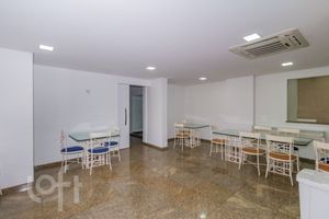 Image 49 - 866558