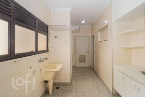 Image 36 - 866558
