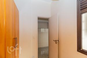 Image 40 - 866558