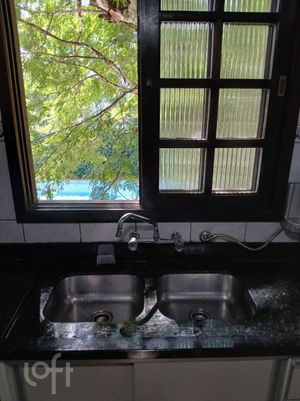 Image 32 - 866562