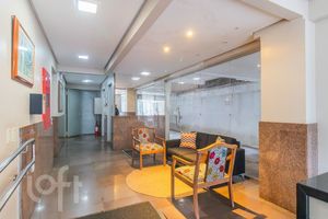 Image 17 - 866605