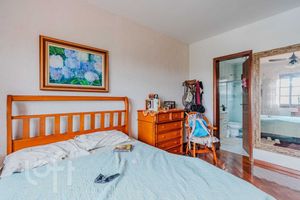 Image 17 - 866625