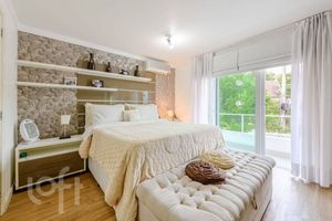 Image 15 - 866626