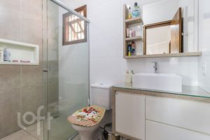 Image 17 - 866629