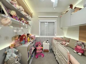 Image 22 - 866632